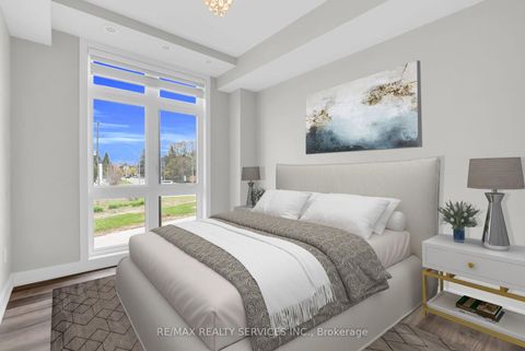 Photo 25 at 5 - 1 Bond Crescent, Oak Ridges, Richmond Hill