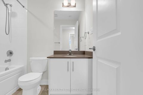Photo 29 at 5 - 1 Bond Crescent, Oak Ridges, Richmond Hill