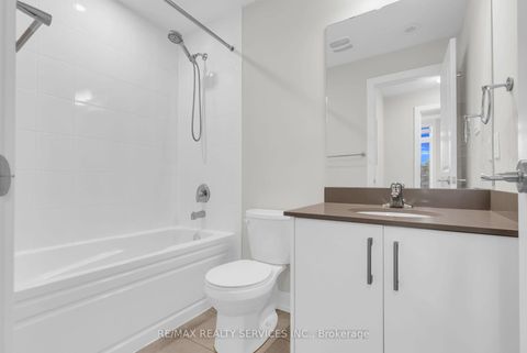 Photo 30 at 5 - 1 Bond Crescent, Oak Ridges, Richmond Hill