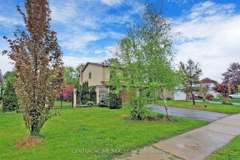 Photo 3 at 18 Mayvern Crescent, North Richvale, Richmond Hill