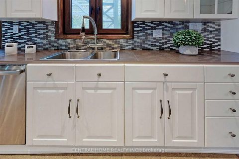 Photo 16 at 18 Mayvern Crescent, North Richvale, Richmond Hill