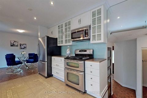 Photo 19 at 18 Mayvern Crescent, North Richvale, Richmond Hill