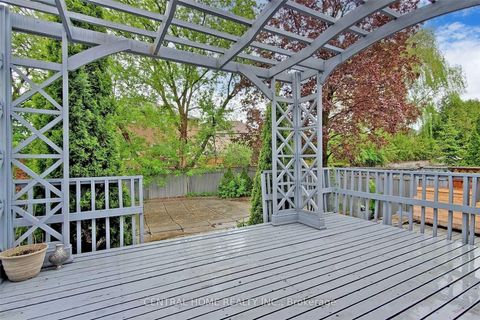 Photo 33 at 18 Mayvern Crescent, North Richvale, Richmond Hill