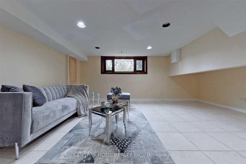 Photo 34 at 18 Mayvern Crescent, North Richvale, Richmond Hill