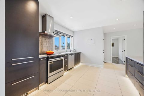 Photo 9 at 34 Walwyn Avenue, Pelmo Park W4, Toronto
