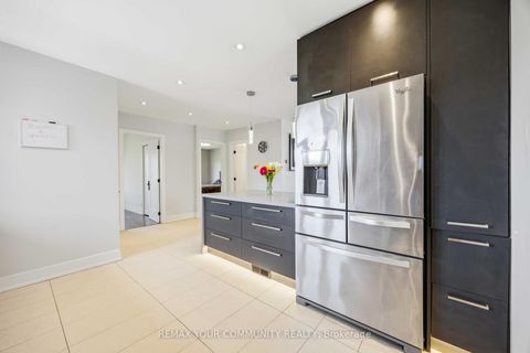 Photo 12 at 34 Walwyn Avenue, Pelmo Park W4, Toronto
