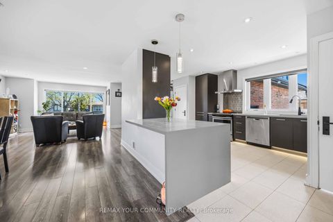Photo 14 at 34 Walwyn Avenue, Pelmo Park W4, Toronto