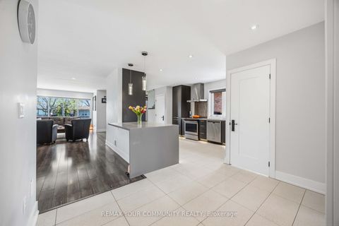 Photo 15 at 34 Walwyn Avenue, Pelmo Park W4, Toronto