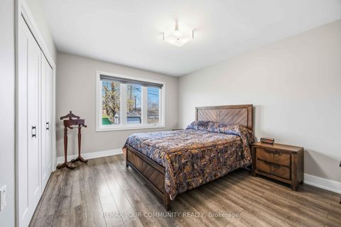 Photo 16 at 34 Walwyn Avenue, Pelmo Park W4, Toronto