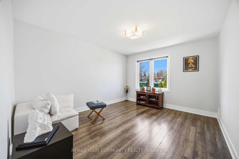 Photo 17 at 34 Walwyn Avenue, Pelmo Park W4, Toronto