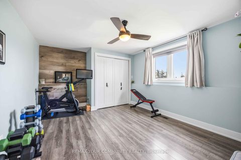 Photo 21 at 34 Walwyn Avenue, Pelmo Park W4, Toronto
