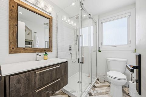 Photo 23 at 34 Walwyn Avenue, Pelmo Park W4, Toronto