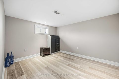 Photo 29 at 34 Walwyn Avenue, Pelmo Park W4, Toronto
