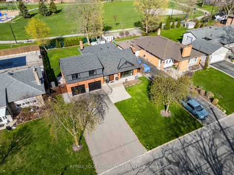 Photo 35 at 34 Walwyn Avenue, Pelmo Park W4, Toronto