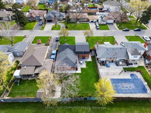 Photo 37 at 34 Walwyn Avenue, Pelmo Park W4, Toronto