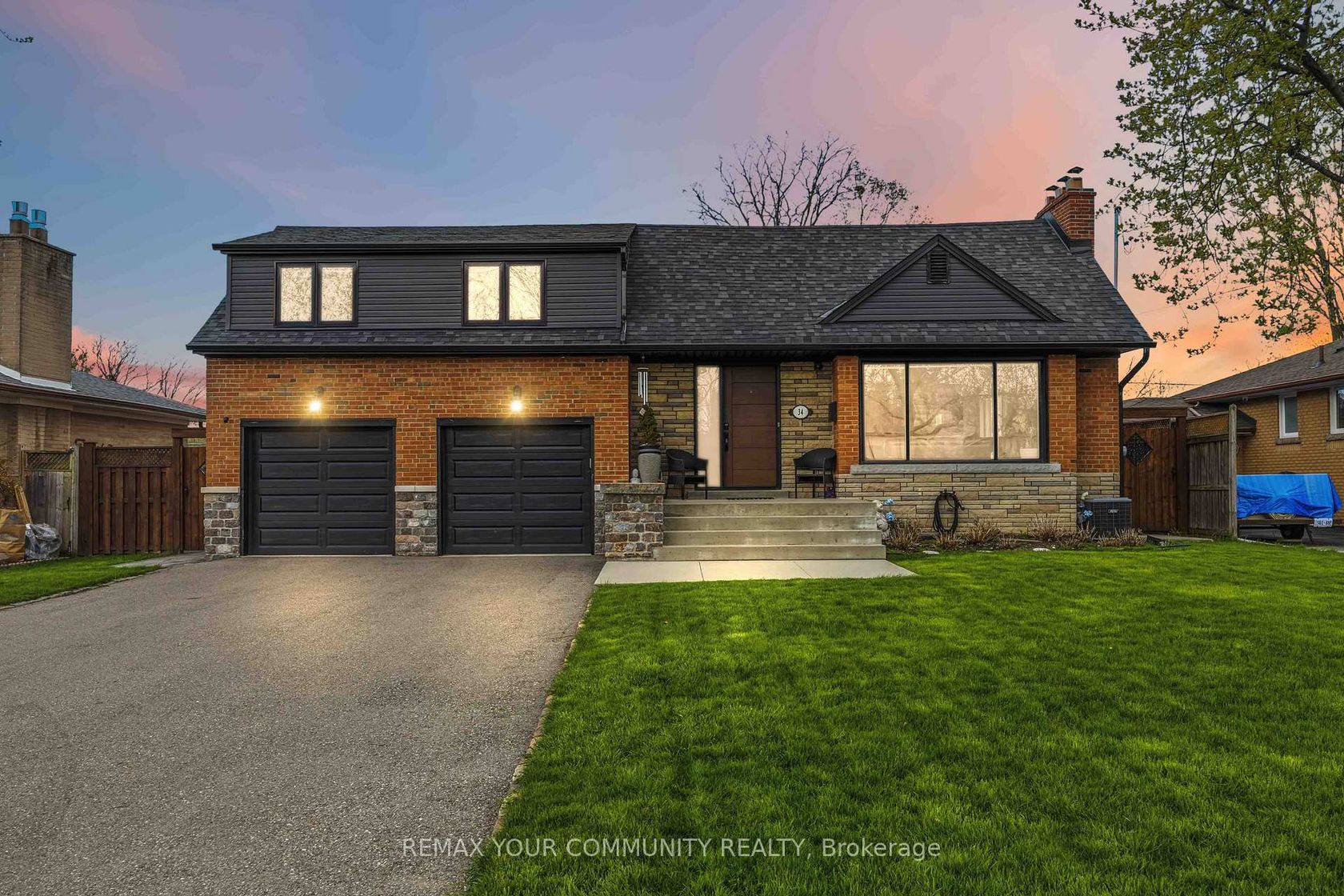 34 Walwyn Avenue, Pelmo Park W4, Toronto 