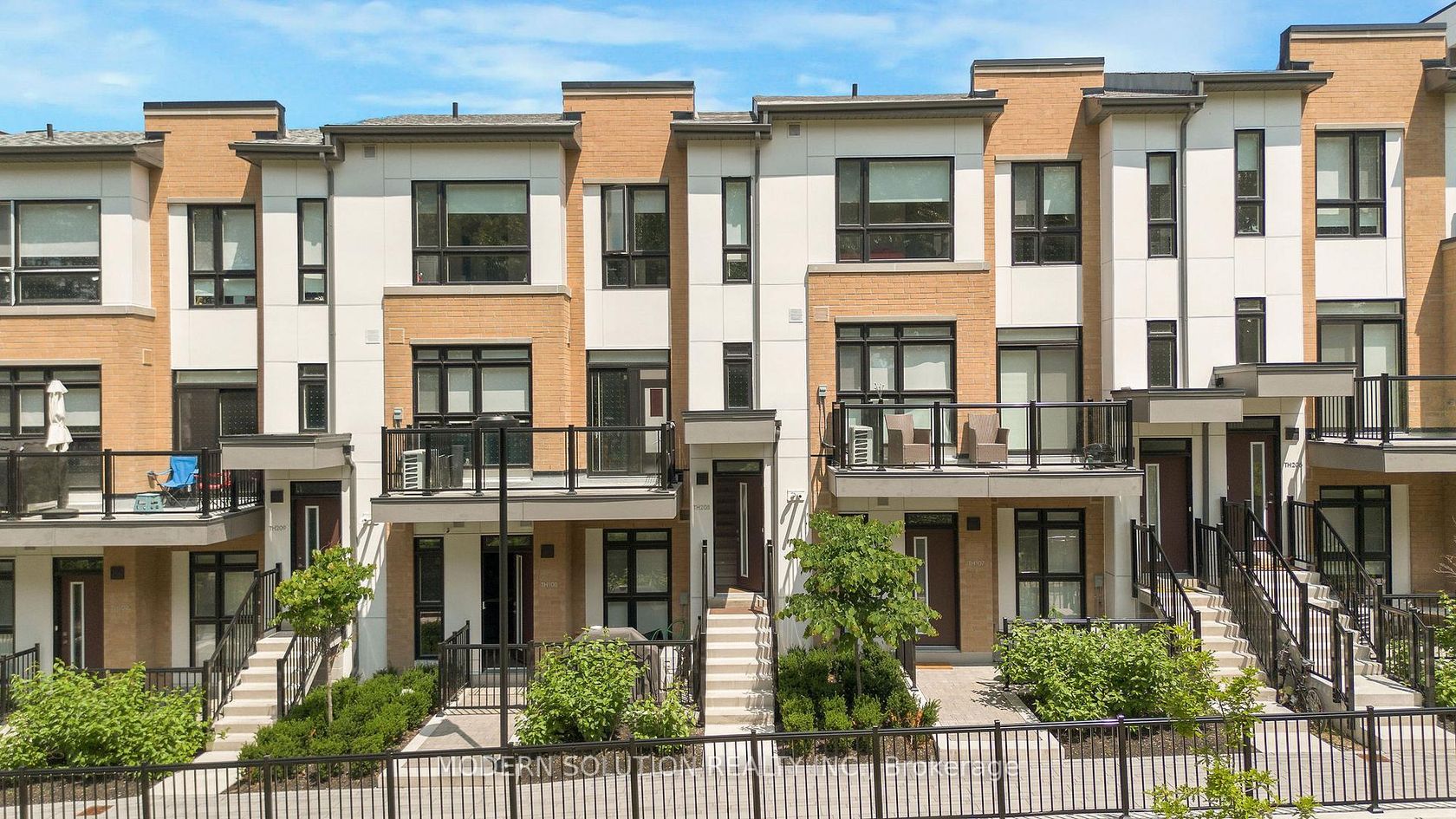 208 - 155 Canon Jackson Drive, Greenbrook, Toronto photo 1
