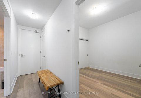 Photo 2 at 706 - 32 Davenport Road, Annex, Toronto