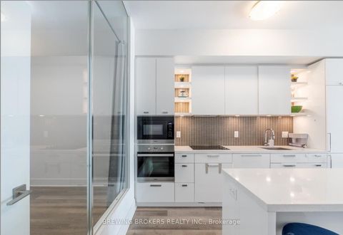 Photo 3 at 706 - 32 Davenport Road, Annex, Toronto