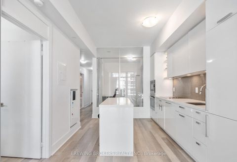 Photo 7 at 706 - 32 Davenport Road, Annex, Toronto