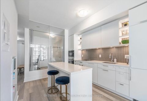 Photo 8 at 706 - 32 Davenport Road, Annex, Toronto
