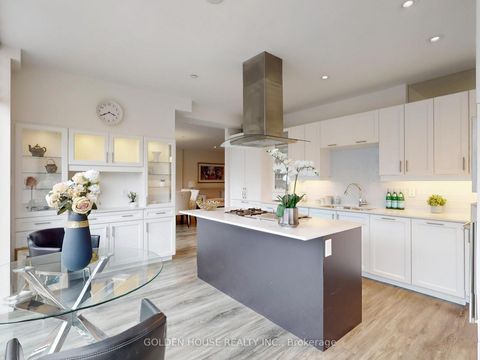 Photo 3 at 403 - 200 Woodbine Avenue, The Beaches, Toronto