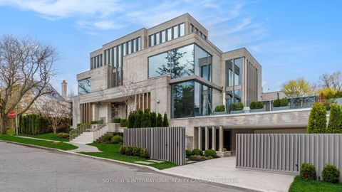 Photo 2 at 211 Dunvegan Road, Forest Hill South, Toronto