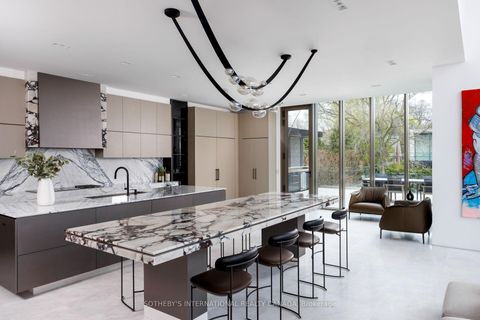 Photo 11 at 211 Dunvegan Road, Forest Hill South, Toronto