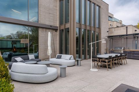 Photo 14 at 211 Dunvegan Road, Forest Hill South, Toronto