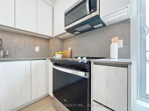 Photo 11 at 1202 - 3100 Keele Street, CFB, Toronto