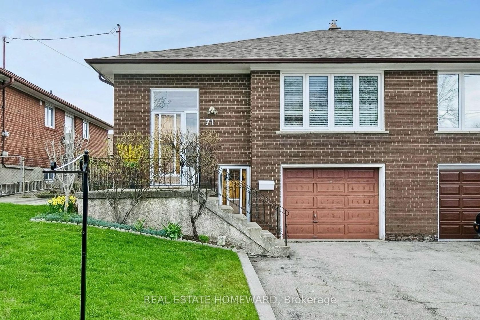 71 Thwaite Avenue, Jane Heights, Toronto 