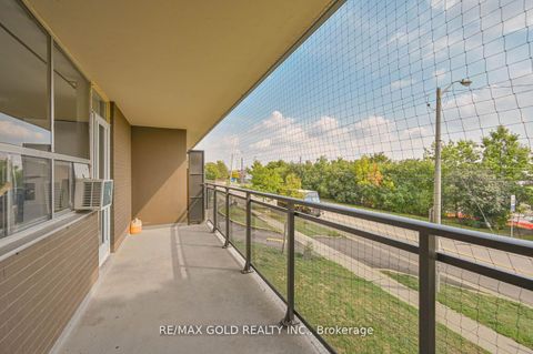 Photo 3 at 207 - 60 Stevenson Road, Jamestown, Toronto