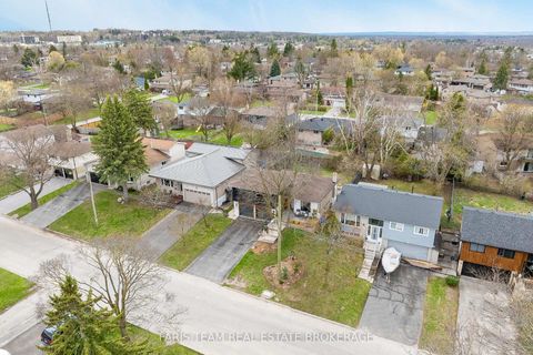 Photo 1 at 20 Carol Road, Allandale Heights, Barrie