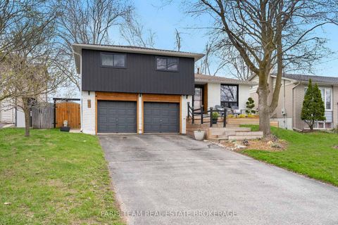 Photo 2 at 20 Carol Road, Allandale Heights, Barrie