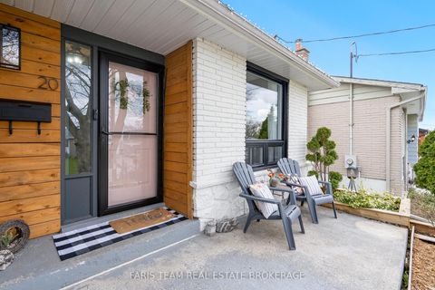 Photo 4 at 20 Carol Road, Allandale Heights, Barrie