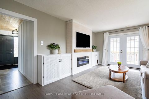 Photo 11 at 20 Carol Road, Allandale Heights, Barrie