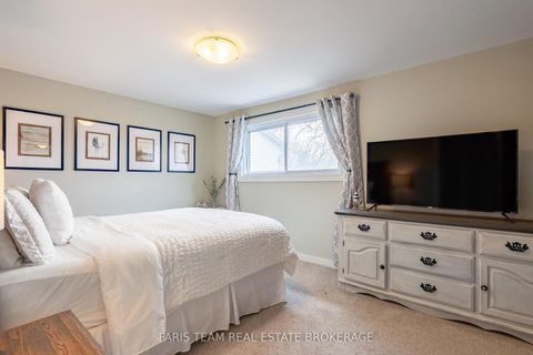 Photo 14 at 20 Carol Road, Allandale Heights, Barrie