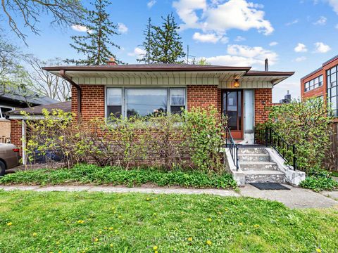 Photo 3 at 12 Invermay Avenue, Clanton Park, Toronto
