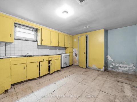 Photo 30 at 12 Invermay Avenue, Clanton Park, Toronto