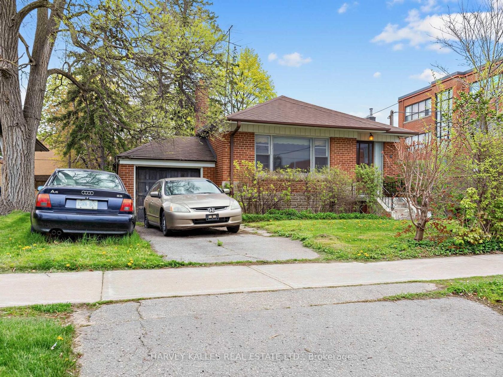 12 Invermay Avenue, Clanton Park, Toronto 