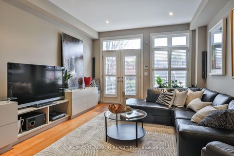 Photo 10 at 51B Foxley Street, Bellwoods, Toronto