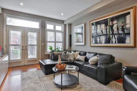 Photo 11 at 51B Foxley Street, Bellwoods, Toronto