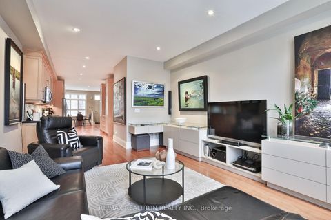 Photo 13 at 51B Foxley Street, Bellwoods, Toronto