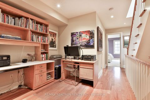 Photo 14 at 51B Foxley Street, Bellwoods, Toronto