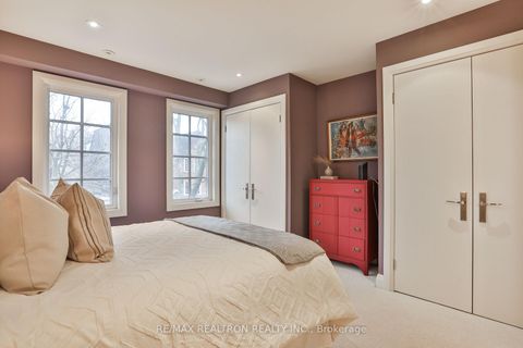Photo 17 at 51B Foxley Street, Bellwoods, Toronto