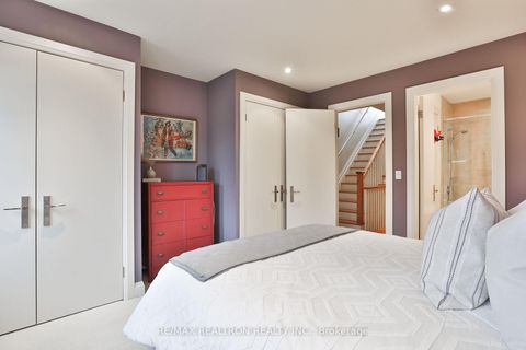 Photo 19 at 51B Foxley Street, Bellwoods, Toronto