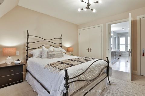 Photo 23 at 51B Foxley Street, Bellwoods, Toronto