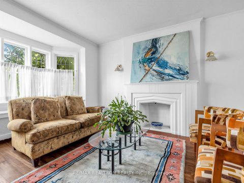 Photo 6 at 12 New Haven Drive, Forest Hill North, Toronto