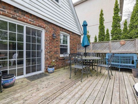 Photo 25 at 12 New Haven Drive, Forest Hill North, Toronto