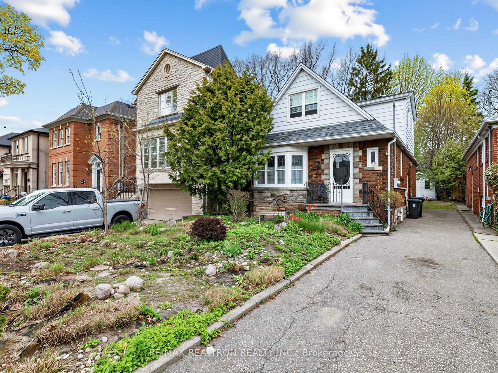 12 New Haven Drive, Forest Hill North, Toronto 